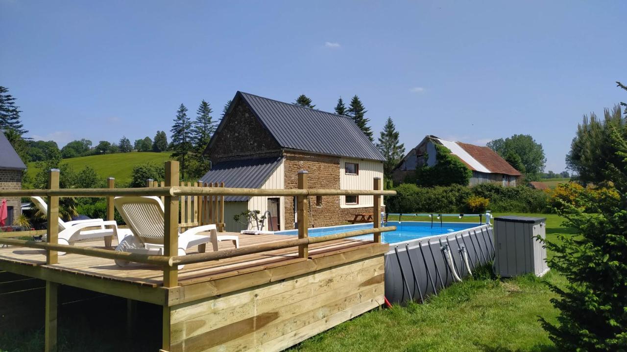 Juvigny Les Vallees Gite "La Renaudaie" - Piscine מראה חיצוני תמונה